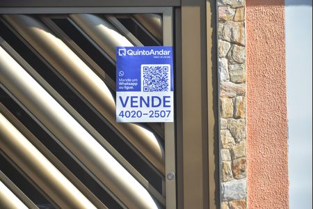 Casa à venda com 216m², 3 quartos e 2 vagasPlaca
