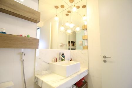 Apartamento à venda com 77m², 2 quartos e 1 vagaBanheiro da suíte 2