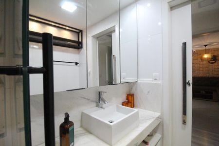 Apartamento à venda com 77m², 2 quartos e 1 vagaBanheiro da suíte 1