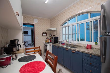 Casa à venda com 224m², 2 quartos e 2 vagasCozinha