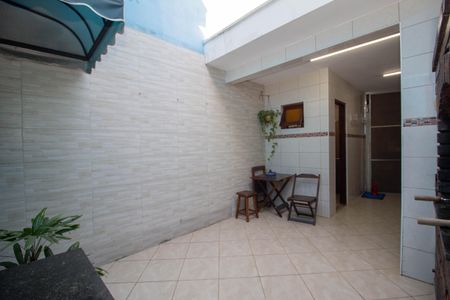 Casa à venda com 224m², 2 quartos e 2 vagasQuintal