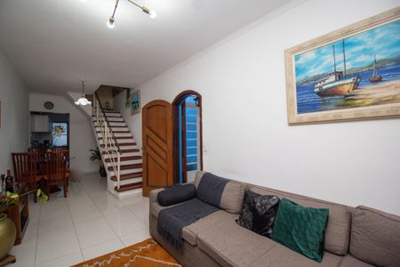 Casa à venda com 224m², 2 quartos e 2 vagasSala
