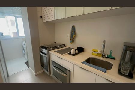 Apartamento para alugar com 74m², 2 quartos e 1 vaga Apartamento para alugar com 74m², 2 quartos e 1 vagaCozinha e Área de Serviço