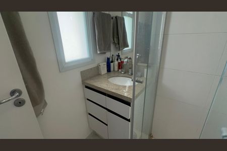 Apartamento para alugar com 74m², 2 quartos e 1 vaga Apartamento para alugar com 74m², 2 quartos e 1 vagaBanheiro da Suíte