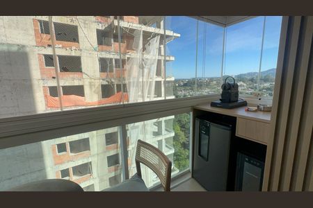 Apartamento para alugar com 74m², 2 quartos e 1 vaga Apartamento para alugar com 74m², 2 quartos e 1 vagaVaranda
