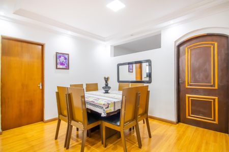 Casa à venda com 152m², 2 quartos e 2 vagasSala