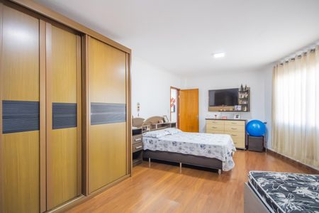 Casa à venda com 152m², 2 quartos e 2 vagasSuíte