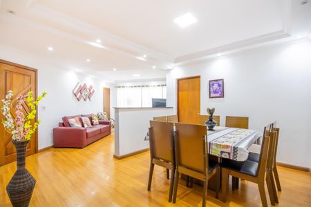 Casa à venda com 152m², 2 quartos e 2 vagasSala