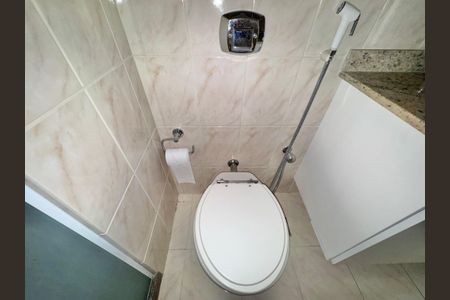 Apartamento à venda com 117m², 3 quartos e 2 vagas Apartamento à venda com 117m², 3 quartos e 2 vagasBanheiro Social