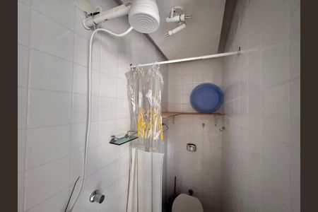 Apartamento à venda com 117m², 3 quartos e 2 vagas Apartamento à venda com 117m², 3 quartos e 2 vagasCozinha e Área de Serviço - Banheiro