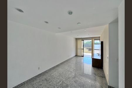 Apartamento à venda com 117m², 3 quartos e 2 vagas Apartamento à venda com 117m², 3 quartos e 2 vagasSala