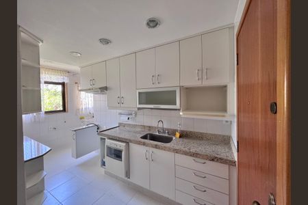 Apartamento à venda com 117m², 3 quartos e 2 vagas Apartamento à venda com 117m², 3 quartos e 2 vagasCozinha e Área de Serviço