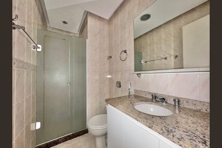 Apartamento à venda com 117m², 3 quartos e 2 vagas Apartamento à venda com 117m², 3 quartos e 2 vagasBanheiro Social