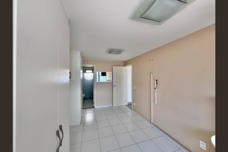 Apartamento à venda com 117m², 3 quartos e 2 vagas Apartamento à venda com 117m², 3 quartos e 2 vagasSuíte