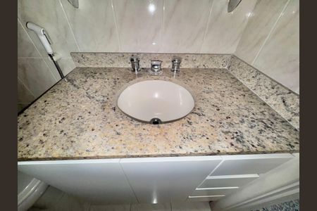 Apartamento à venda com 117m², 3 quartos e 2 vagas Apartamento à venda com 117m², 3 quartos e 2 vagasBanheiro Social