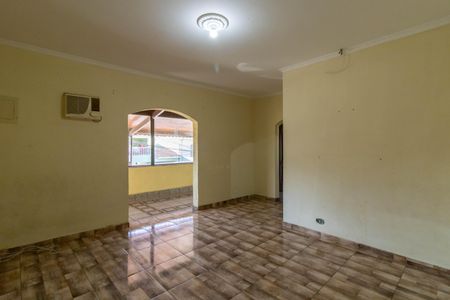 Casa à venda com 300m², 3 quartos e 3 vagasSuíte