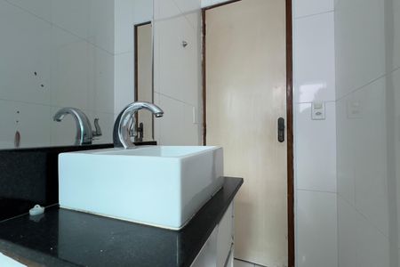 Apartamento à venda com 60m², 2 quartos e sem vaga Apartamento à venda com 60m², 2 quartos e sem vagaBanheiro Social