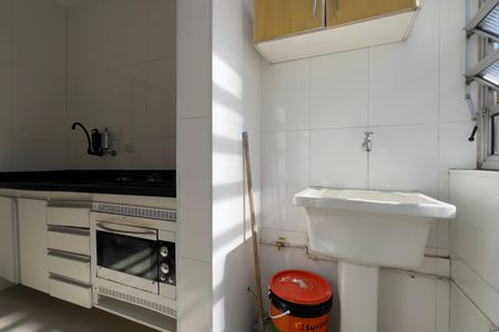 Apartamento à venda com 60m², 2 quartos e sem vaga Apartamento à venda com 60m², 2 quartos e sem vagaCozinha e Área de Serviço