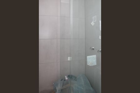 Banheiro de apartamento à venda com 1 quarto, 30m² em Várzea da Barra Funda, São Paulo