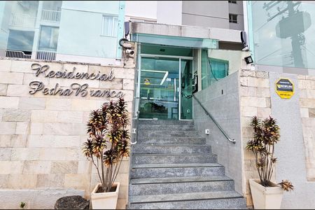 Apartamento para alugar com 55m², 2 quartos e 1 vagaFachada e portaria