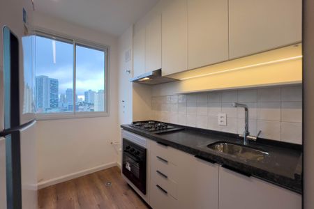 Apartamento para alugar com 40m², 2 quartos e sem vaga Apartamento para alugar com 40m², 2 quartos e sem vagaCozinha e área de serviço