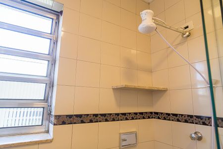 Casa à venda com 225m², 2 quartos e 2 vagasBanheiro Social