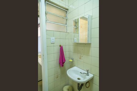 Casa à venda com 225m², 2 quartos e 2 vagasBanheiro de Serviço