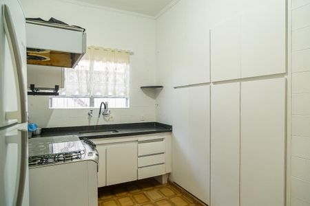 Casa à venda com 225m², 2 quartos e 2 vagasCozinha