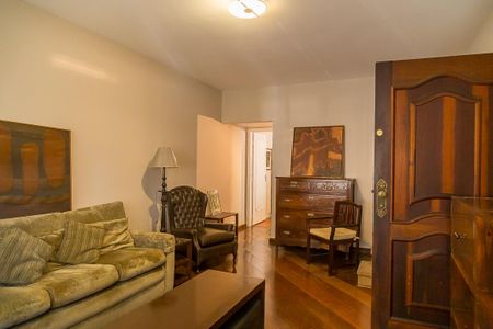 Casa à venda com 225m², 2 quartos e 2 vagasSala