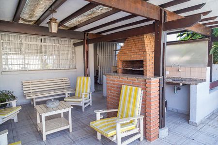 Casa à venda com 225m², 2 quartos e 2 vagasÁrea comum - Churrasqueira