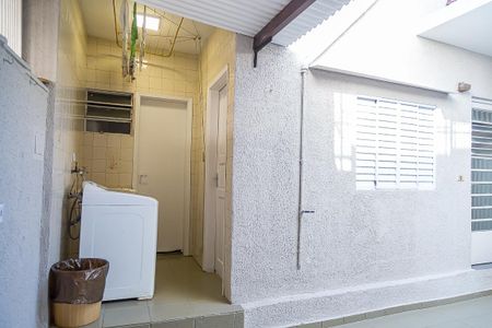 Casa à venda com 225m², 2 quartos e 2 vagasÁrea de Serviço