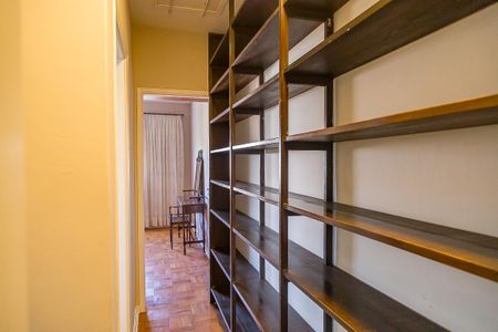 Casa à venda com 225m², 2 quartos e 2 vagasCorredor