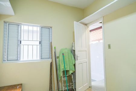 Casa à venda com 225m², 2 quartos e 2 vagasQuarto de Serviço