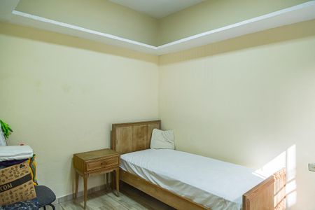 Casa à venda com 225m², 2 quartos e 2 vagasQuarto de Serviço