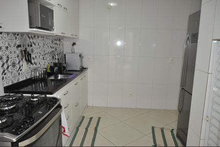 Casa de condomínio à venda com 110m², 4 quartos e 1 vagaCozinha