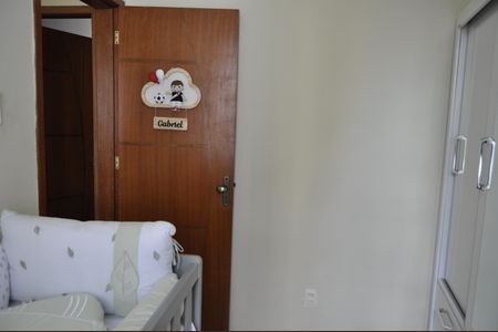 Casa de condomínio à venda com 110m², 4 quartos e 1 vagaQuarto 2