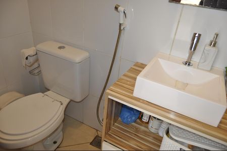 Casa de condomínio à venda com 110m², 4 quartos e 1 vagaLavabo