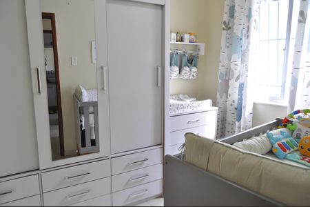 Casa de condomínio à venda com 110m², 4 quartos e 1 vagaQuarto 2