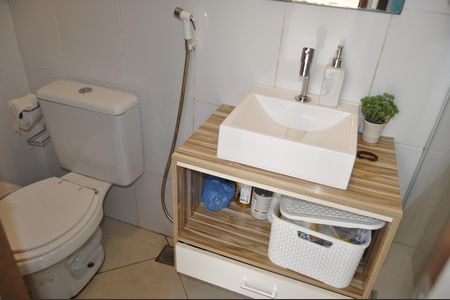 Casa de condomínio à venda com 110m², 4 quartos e 1 vagaLavabo