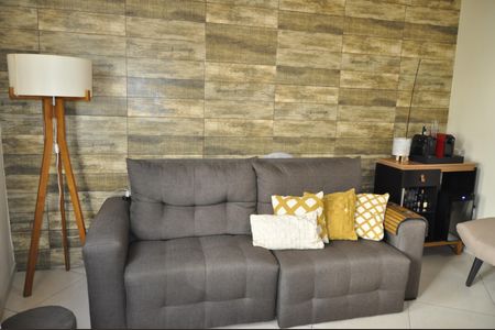 Casa de condomínio à venda com 110m², 4 quartos e 1 vagaSala