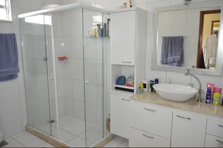 Casa de condomínio à venda com 110m², 4 quartos e 1 vagaBanheiro Social