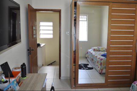 Casa de condomínio à venda com 110m², 4 quartos e 1 vagaQuarto 3