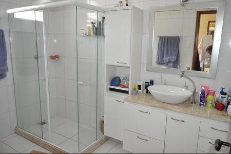 Casa de condomínio à venda com 110m², 4 quartos e 1 vagaBanheiro Social