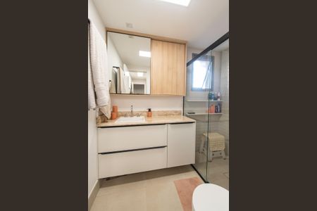Apartamento à venda com 104m², 3 quartos e 2 vagas Apartamento à venda com 104m², 3 quartos e 2 vagasBanheiro da suíte