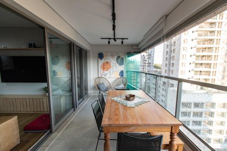 Apartamento à venda com 104m², 3 quartos e 2 vagas Apartamento à venda com 104m², 3 quartos e 2 vagasVaranda