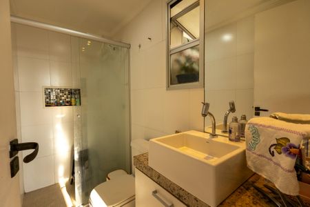 Apartamento à venda com 54m², 2 quartos e 1 vagaBanheiro Social