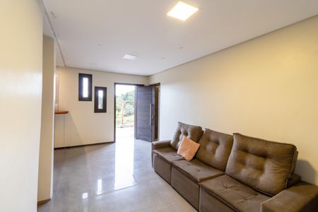 Casa à venda com 70m², 2 quartos e 2 vagasSala