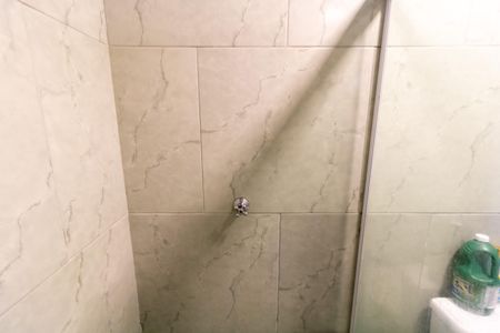 Casa à venda com 70m², 2 quartos e 2 vagasBanheiro