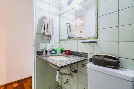 Apartamento à venda com 64m², 3 quartos e 1 vagaBanheiro Social