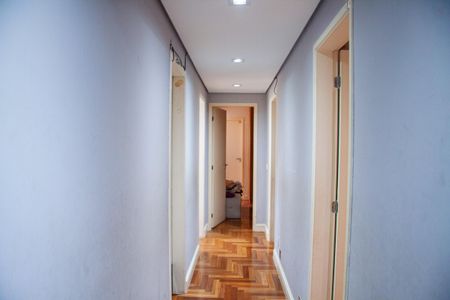 Apartamento à venda com 223m², 4 quartos e 4 vagasCorredor